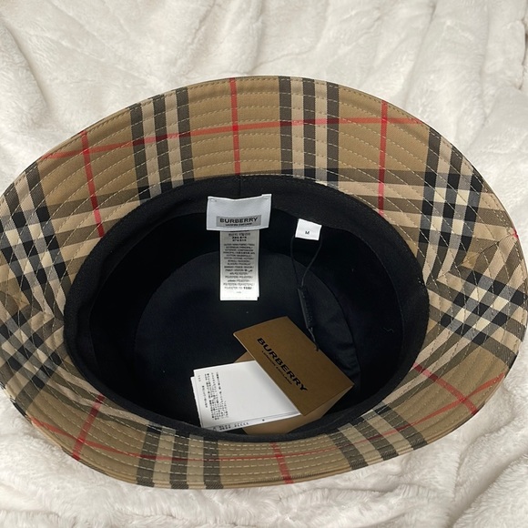 Burberry hat - Picture 2 of 3